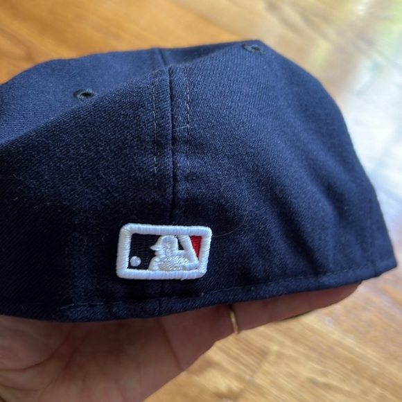 Vintage Boston Red Sox baseball hat, top blue rim is in camouflage colors - Picture 2 of 4